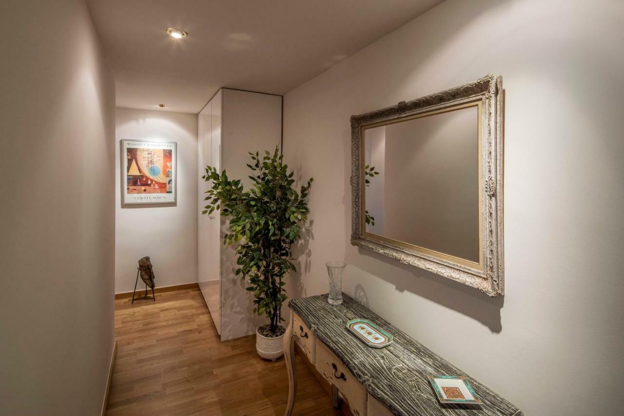 Atico Con Gran Terraza En El Corazon De Girona Apartment Luaran gambar