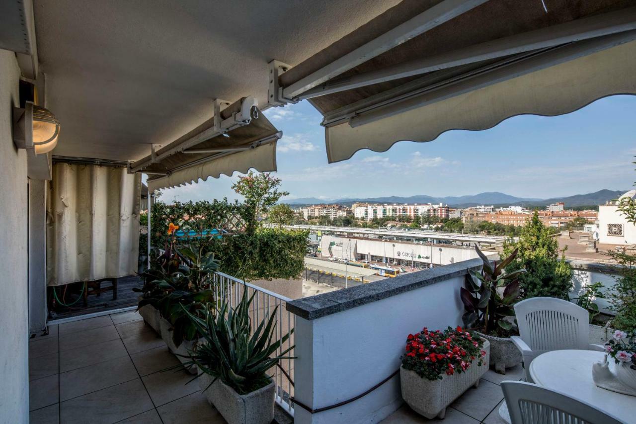 Atico Con Gran Terraza En El Corazon De Girona Apartment Luaran gambar