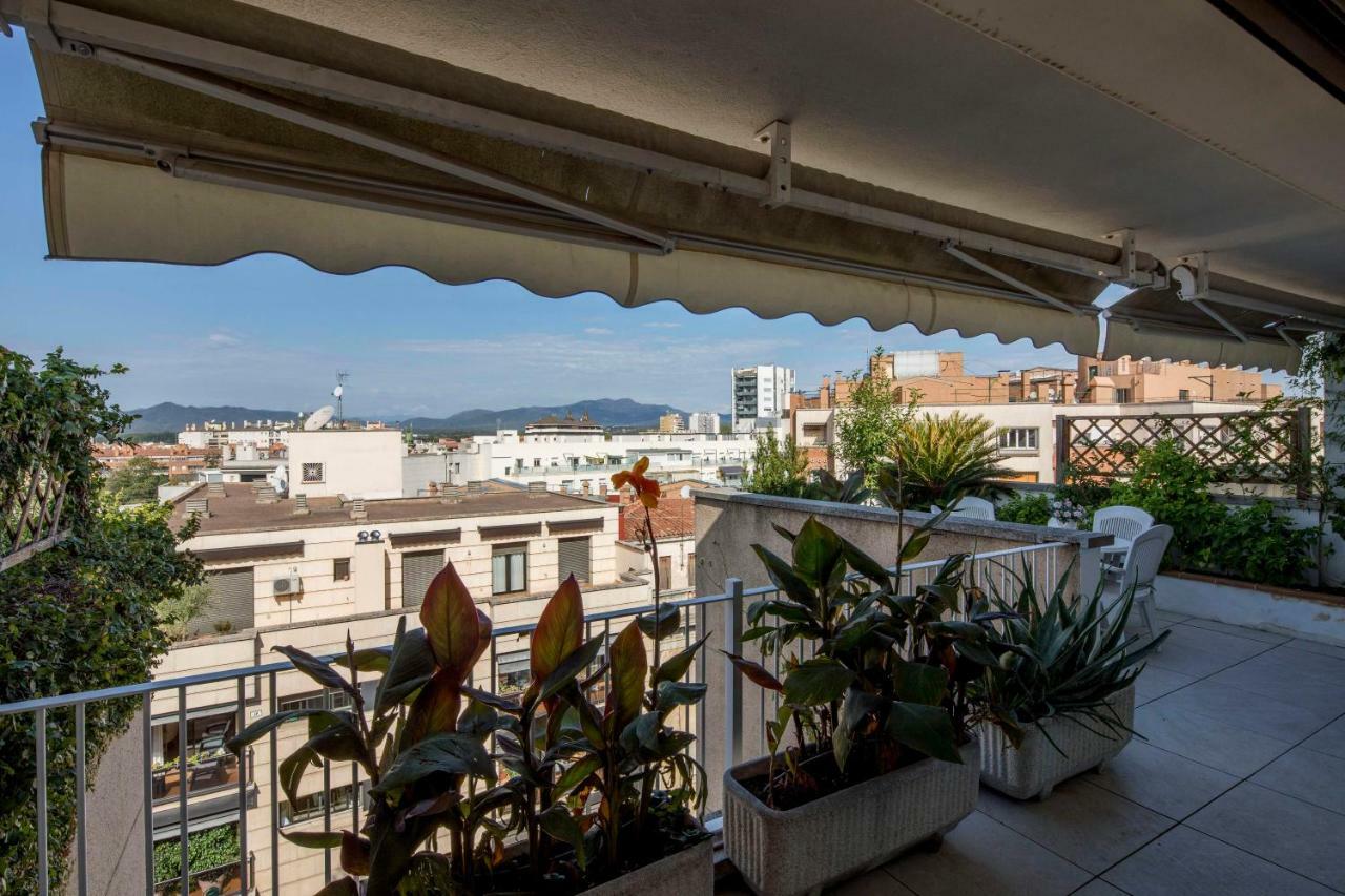 Atico Con Gran Terraza En El Corazon De Girona Apartment Luaran gambar