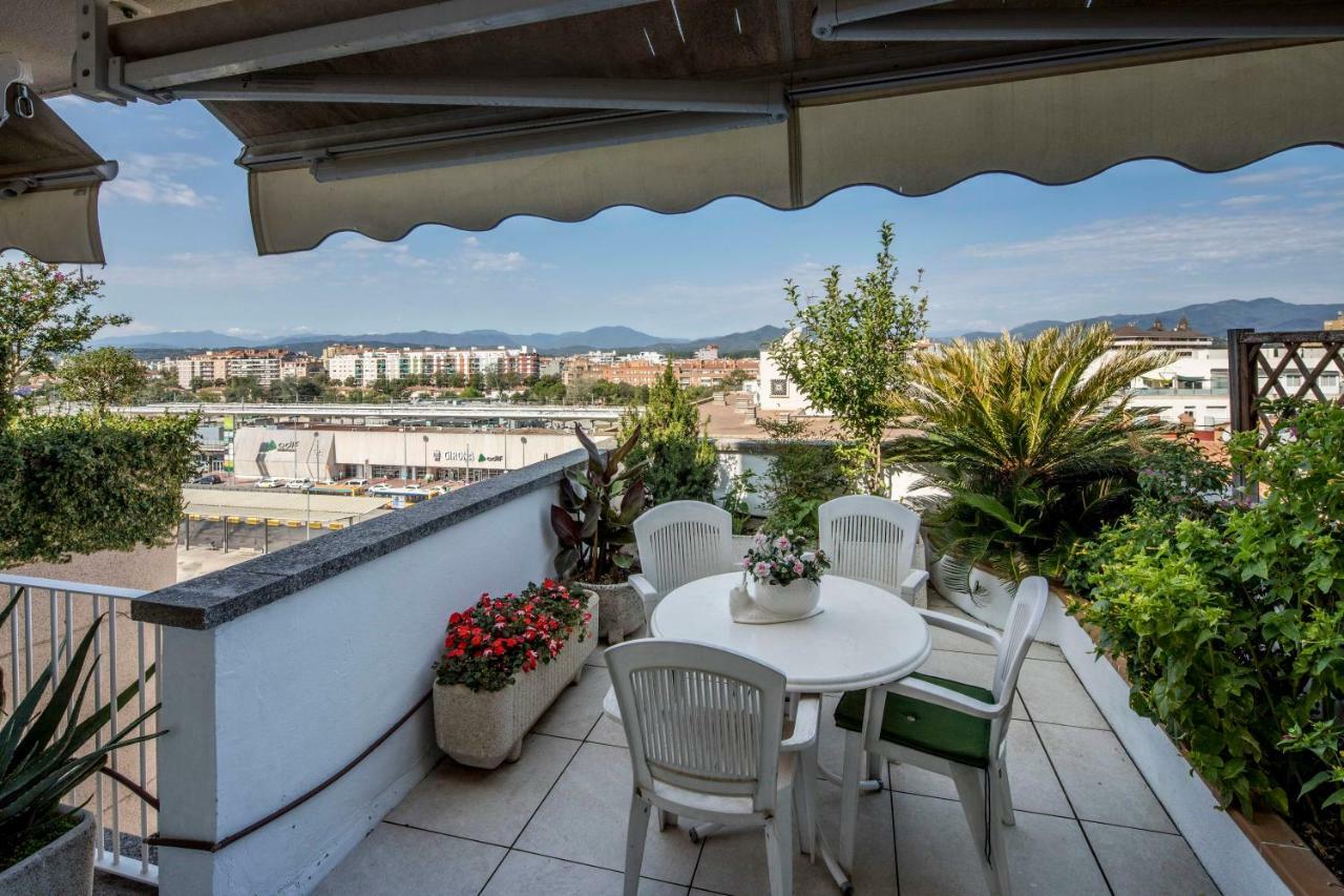 Atico Con Gran Terraza En El Corazon De Girona Apartment Luaran gambar